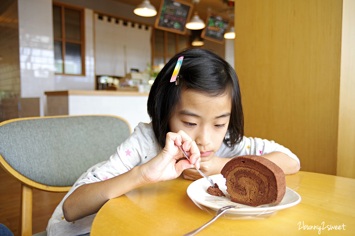 宜蘭三星免費景點》益得食品・畑の菓～好好拍 3D 彩繪牆面、地景 x 免費停車、免費參觀、試吃烘焙點心～宜蘭三星一日遊的中繼休閒景點 @兔兒毛毛姊妹花