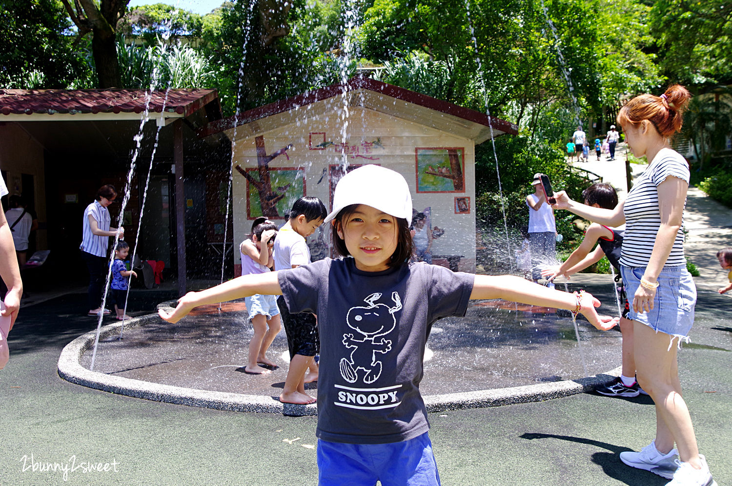 新竹親子景點》森林鳥花園～超長溜滑梯、攀岩山坡、遮陽沙坑、噴水戲水池、親子餐廳、生態鳥園~適合親子遊憩的休閒園區｜新竹新埔一日遊景點推薦 @兔兒毛毛姊妹花