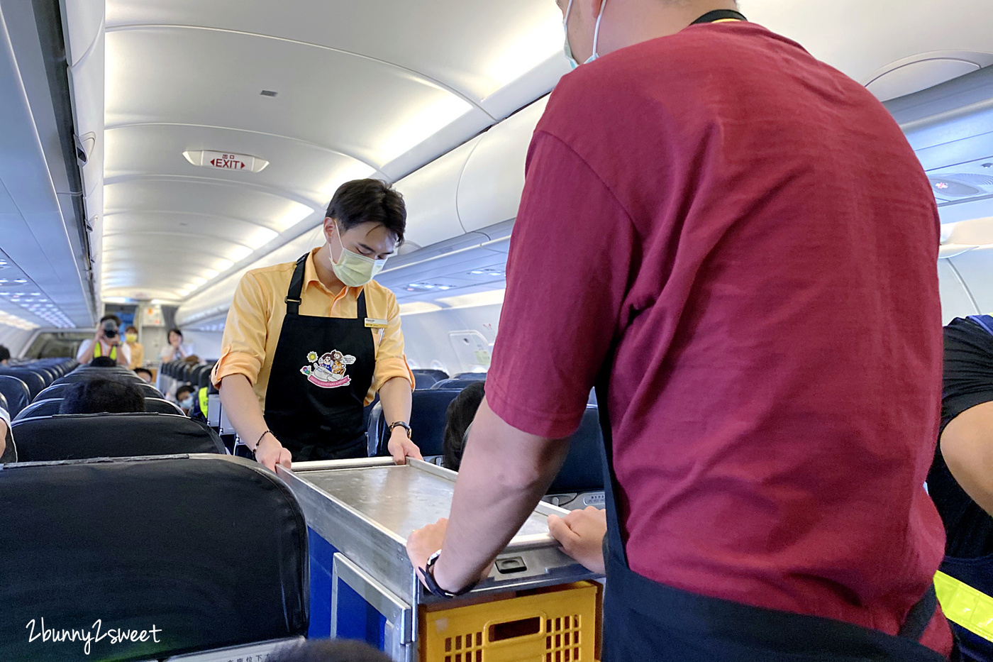 桃園親子活動》KKday x 台灣虎航 2020 航空夏令營～一日機場地勤、空服員體驗 x 近距離認識飛機 x 在飛機跑道上來場機場巡禮～超難得的航空體驗營 @兔兒毛毛姊妹花