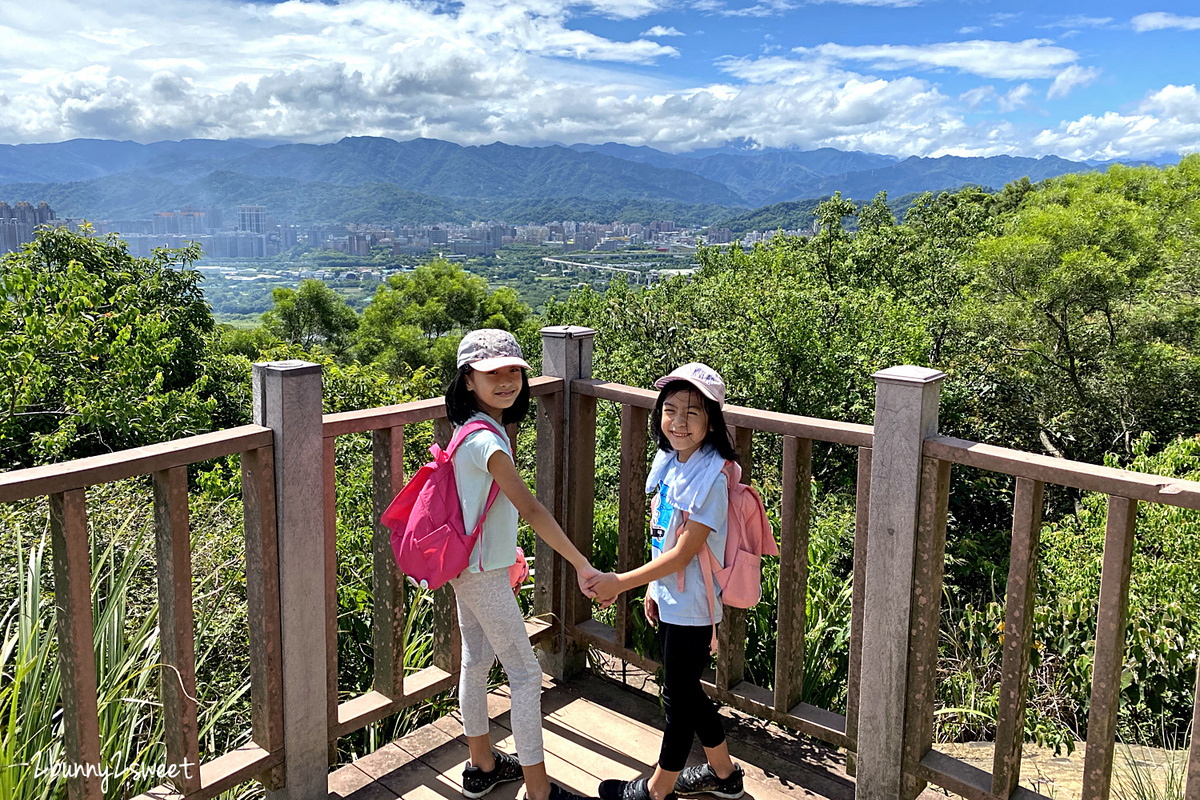 新北鶯歌一日遊》新北微笑山線。親子玩山趣｜鶯歌親子登山步道路線推薦～鶯歌石步道、孫龍步道，順遊鶯歌陶瓷老街、鶯歌陶瓷博物館、古鐘樓公園 @兔兒毛毛姊妹花