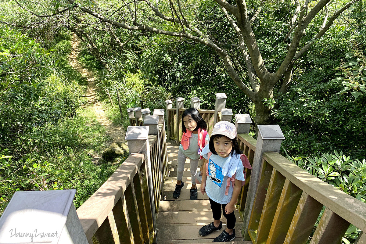 新北鶯歌一日遊》新北微笑山線。親子玩山趣｜鶯歌親子登山步道路線推薦～鶯歌石步道、孫龍步道，順遊鶯歌陶瓷老街、鶯歌陶瓷博物館、古鐘樓公園 @兔兒毛毛姊妹花