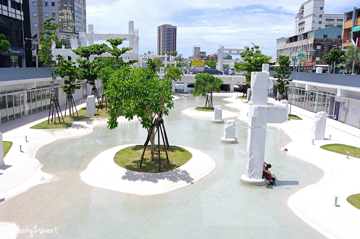 河樂廣場｜台南超仙氣免費親水公園，純白潟湖水景好玩又好拍 @兔兒毛毛姊妹花