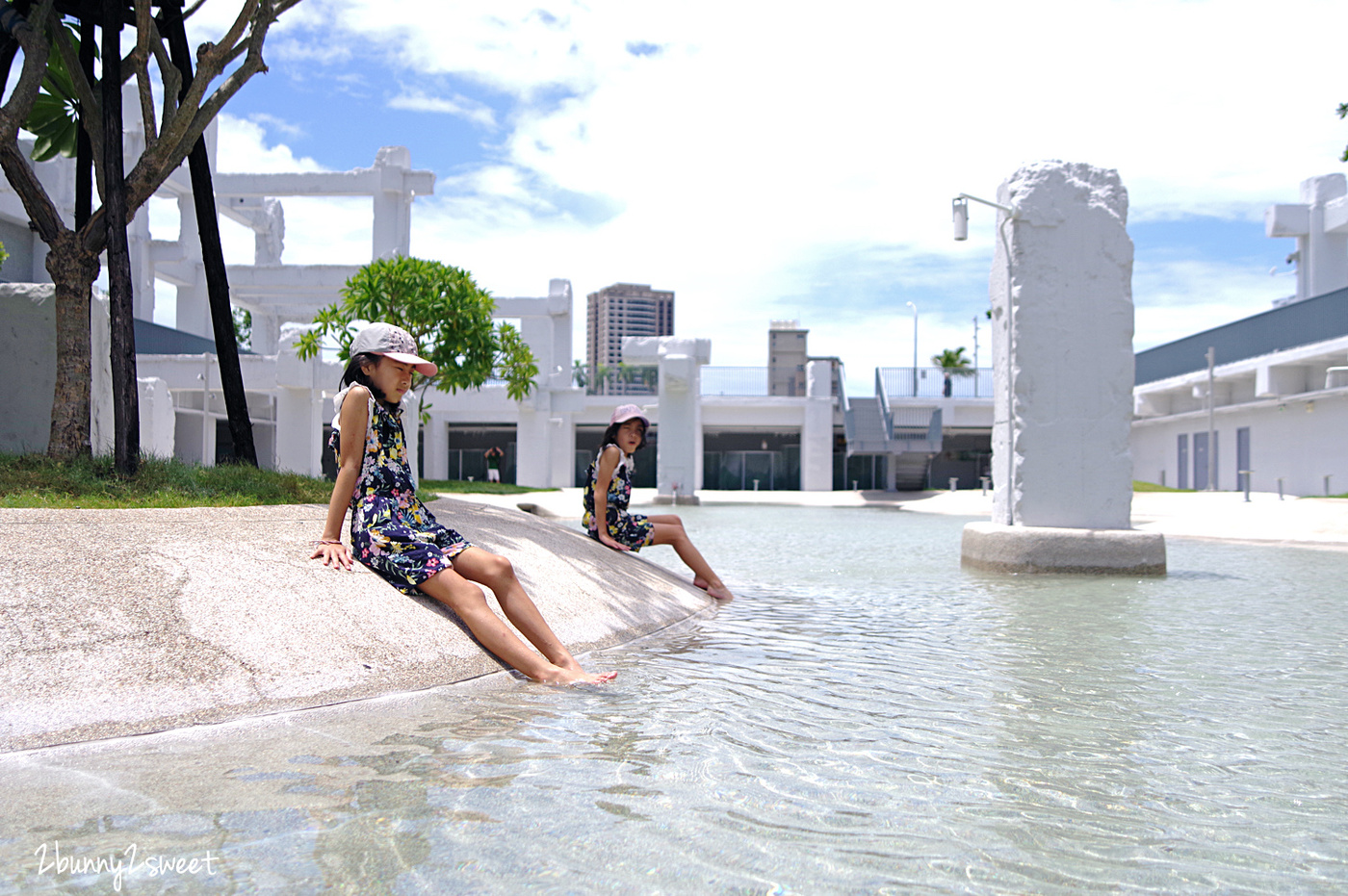 河樂廣場｜台南超仙氣免費親水公園，純白潟湖水景好玩又好拍 @兔兒毛毛姊妹花