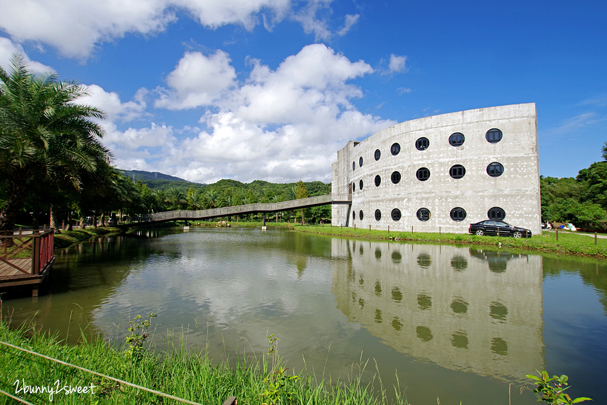 新北親子景點》金山皇后鎮森林~超美森林遊憩區、戲水泳池，還有海盜鍋餐廳、風車 House 包套式露營車～適合親子野餐、露營的好地方｜金山一日遊 @兔兒毛毛姊妹花