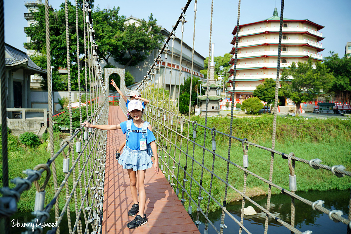 台南特色公園【竹溪水岸園區遊戲場】台南體運公園兒童遊樂場～超特別遊具，還有超美生態湖 @兔兒毛毛姊妹花