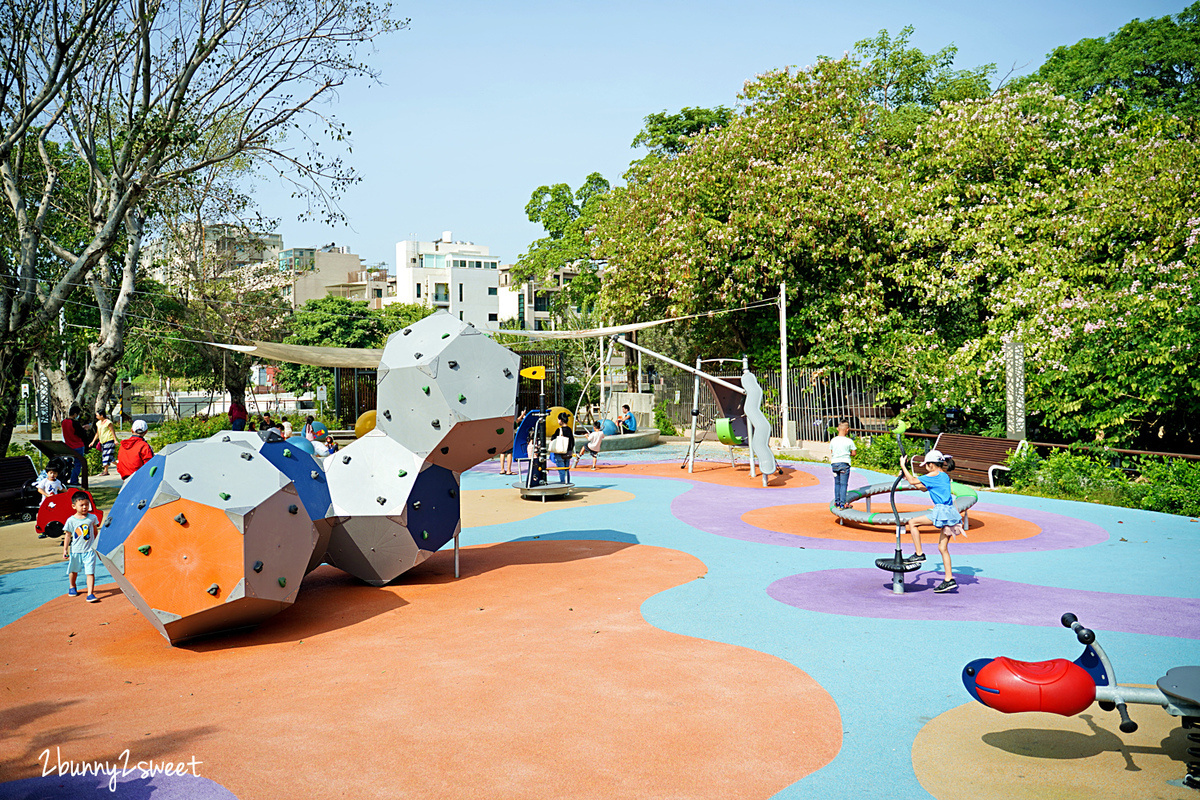 台南特色公園【竹溪水岸園區遊戲場】台南體運公園兒童遊樂場～超特別遊具，還有超美生態湖 @兔兒毛毛姊妹花