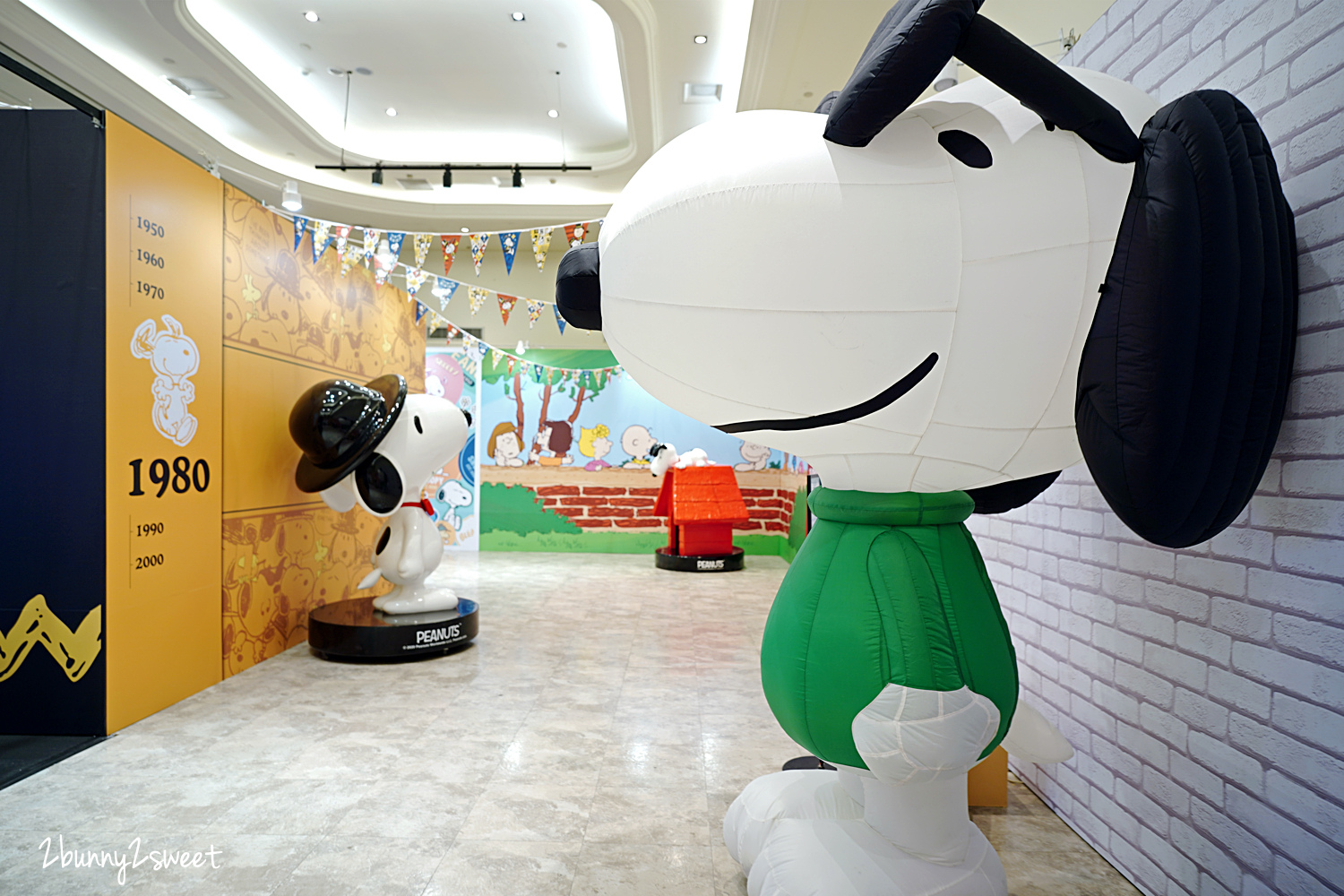 史努比特展》PEANUTS 花生漫畫 70 週年巡迴展 台北最終場～SNOOPY 巨型扭蛋機、獨家限量版商品、超可愛拍照打卡場景～完全免費參觀!! @兔兒毛毛姊妹花