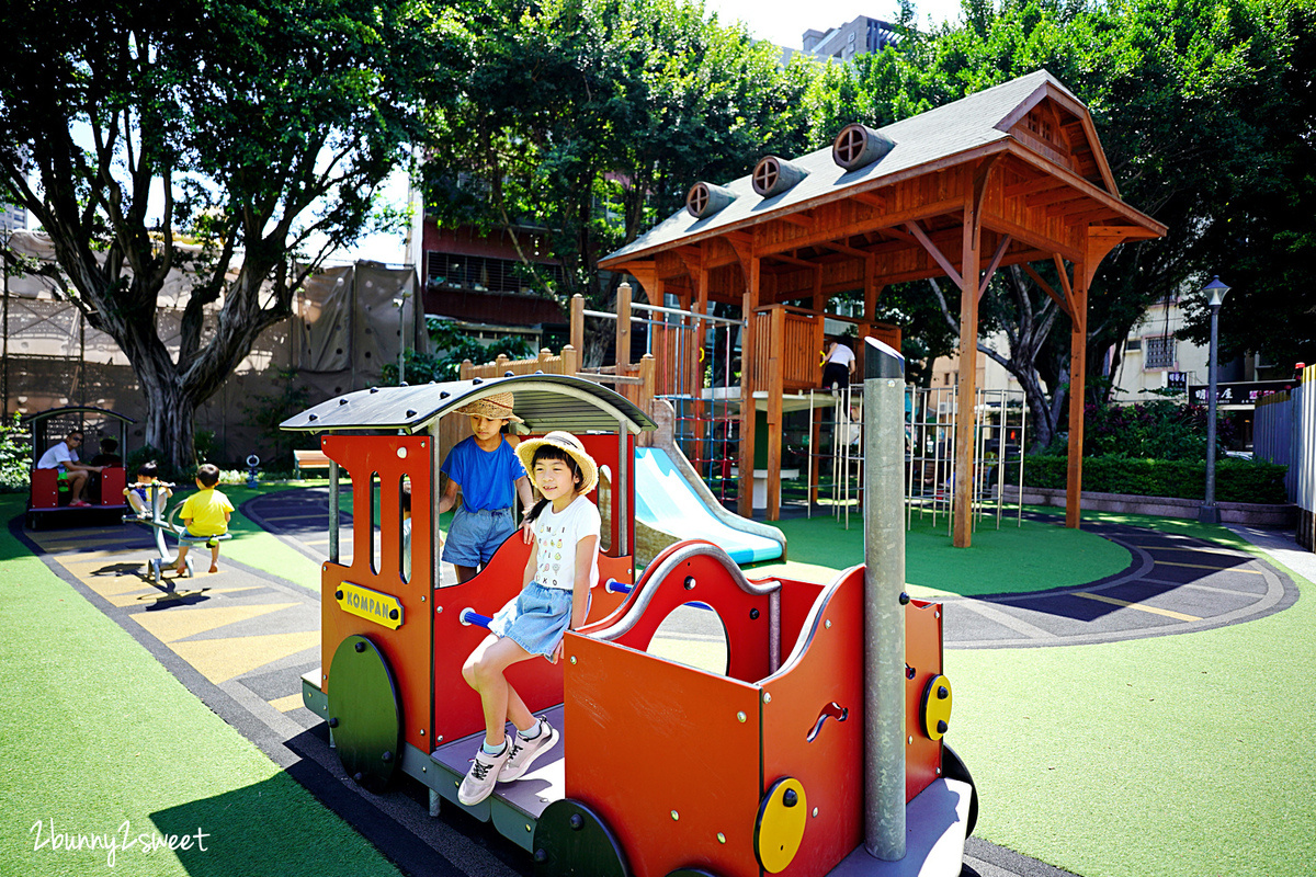 台北特色公園【北投長安公園】火車迷必訪百年木造車站變身遊戲場，大樹遮陽好玩不怕曬 @兔兒毛毛姊妹花