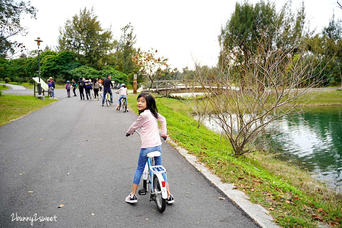 台東親子景點》台東森林公園～銅板價就能享受的絕美黑森林自行車道、夢幻琵琶湖、活水湖、鷺鷥湖，租腳踏車、親子車很方便喔～ @兔兒毛毛姊妹花