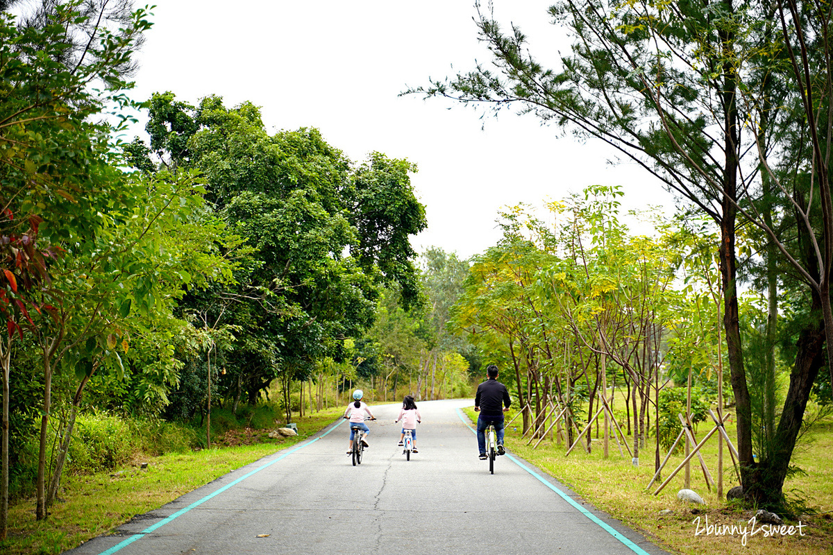 台東親子景點》台東森林公園～銅板價就能享受的絕美黑森林自行車道、夢幻琵琶湖、活水湖、鷺鷥湖，租腳踏車、親子車很方便喔～ @兔兒毛毛姊妹花