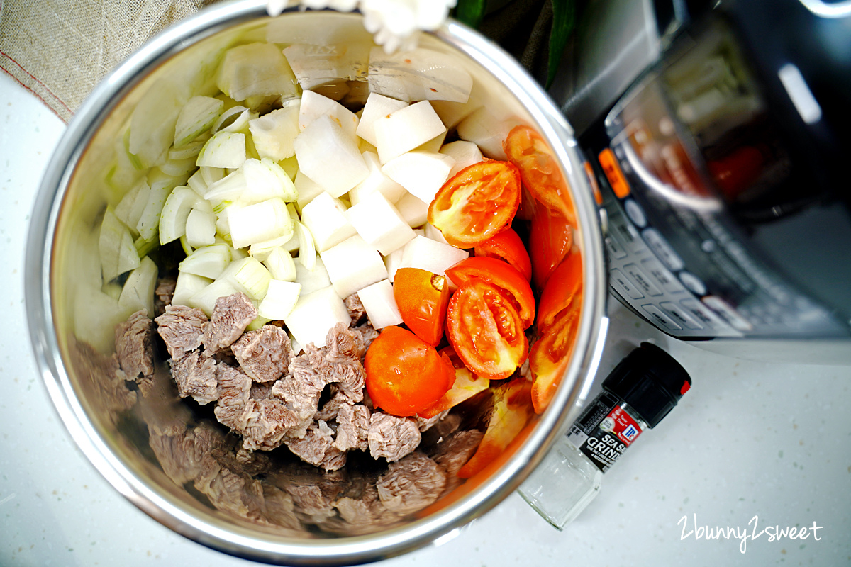 電鍋/壓力鍋食譜》清燉番茄牛肉湯～只靠原型食物湯頭就可以超鮮甜!!一個關鍵步驟讓湯頭清澈美味～也可以燙個麵條變身清燉番茄牛肉麵!! @兔兒毛毛姊妹花