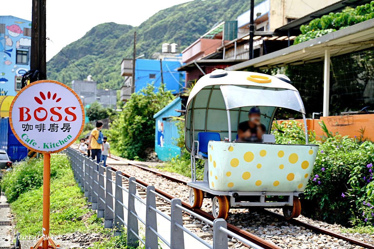 深澳鐵道自行車｜踩著超萌河豚自行車兜風去!! 遼闊海景、童趣塗鴉牆、迷幻太空隧道 @兔兒毛毛姊妹花