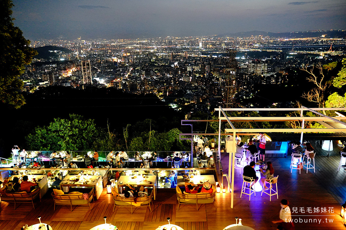 草山夜未眠景觀餐廳｜台北陽明山夜景餐廳吃台菜熱炒，夢幻旋轉木馬免費搭 @兔兒毛毛姊妹花