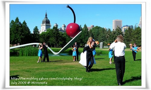 [2009 Minnesota] Sculpture Garden 的花花世界 @兔兒毛毛姊妹花