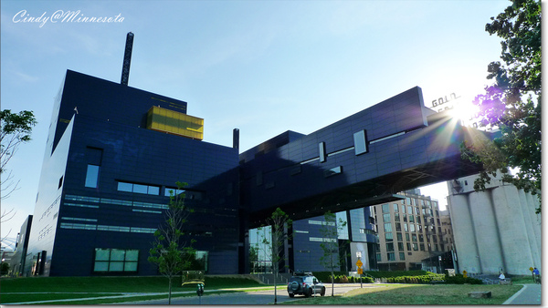 [2010 Minnesota] 無盡之橋 (Endless Bridge) 在 Guthrie Theater @兔兒毛毛姊妹花