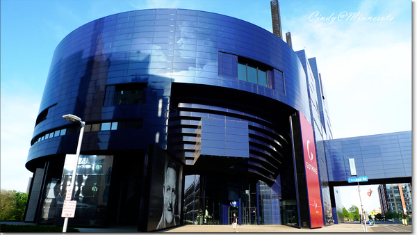 [2010 Minnesota] 無盡之橋 (Endless Bridge) 在 Guthrie Theater @兔兒毛毛姊妹花