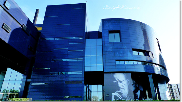 [2010 Minnesota] 無盡之橋 (Endless Bridge) 在 Guthrie Theater @兔兒毛毛姊妹花