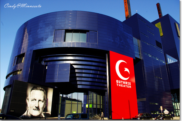 [2010 Minnesota] 無盡之橋 (Endless Bridge) 在 Guthrie Theater @兔兒毛毛姊妹花