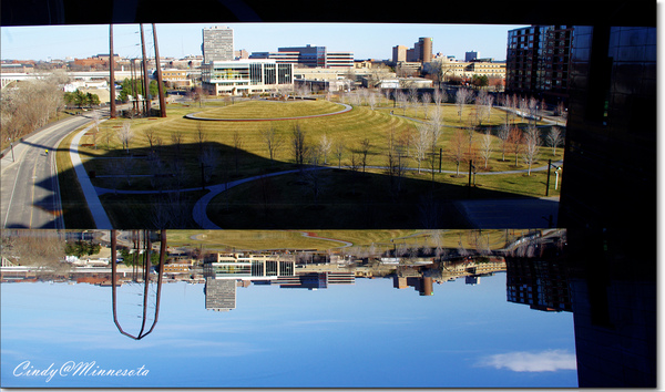 [2010 Minnesota] 無盡之橋 (Endless Bridge) 在 Guthrie Theater @兔兒毛毛姊妹花