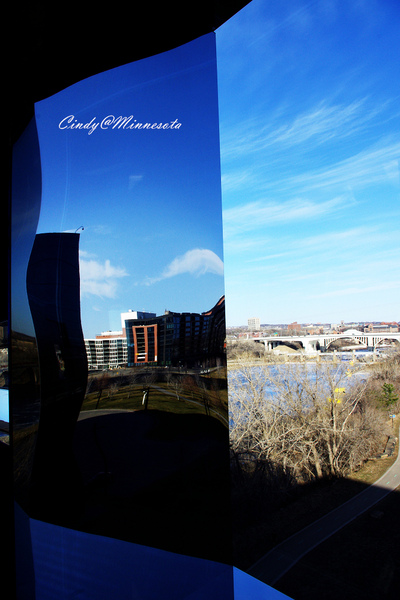 [2010 Minnesota] 無盡之橋 (Endless Bridge) 在 Guthrie Theater @兔兒毛毛姊妹花