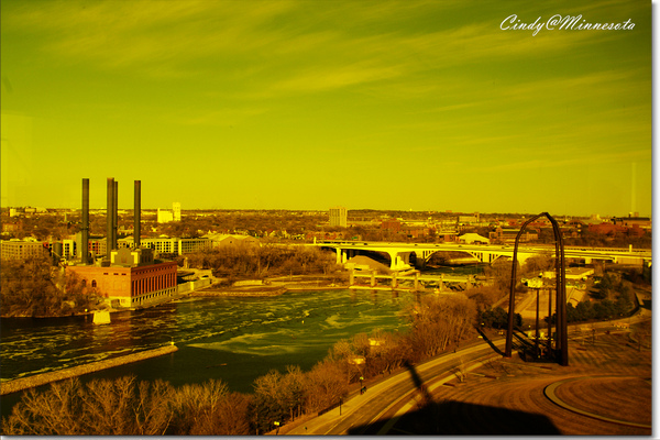 [2010 Minnesota] 無盡之橋 (Endless Bridge) 在 Guthrie Theater @兔兒毛毛姊妹花